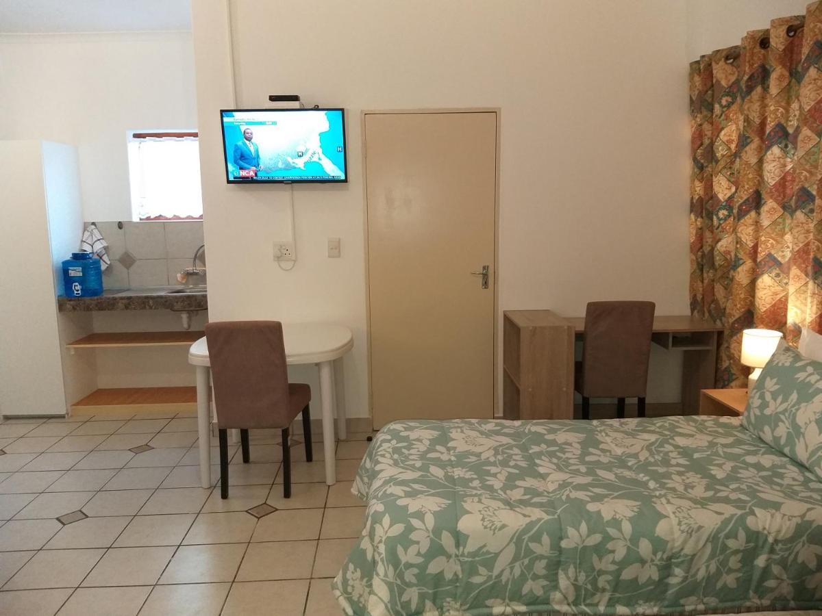 Bed & Breakfast Dj's In Table View