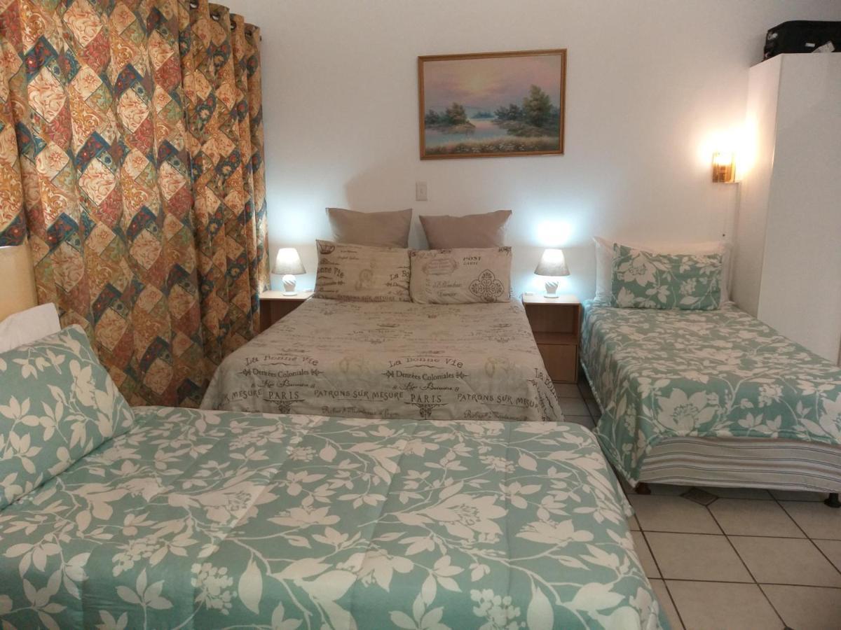 Bed & Breakfast Dj's In Table View Cape Town